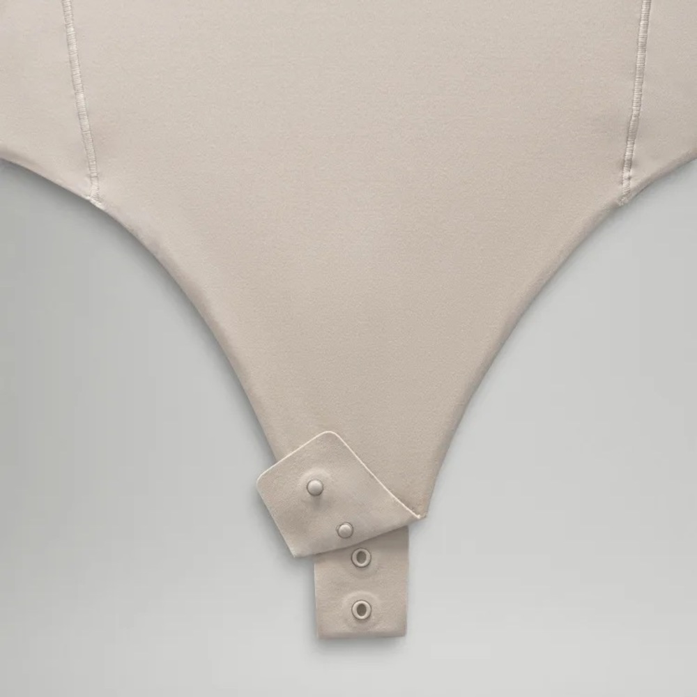 Lululemon‎ Athletica Cream Long Sleeve Bodysuit - Picture 4 of 9